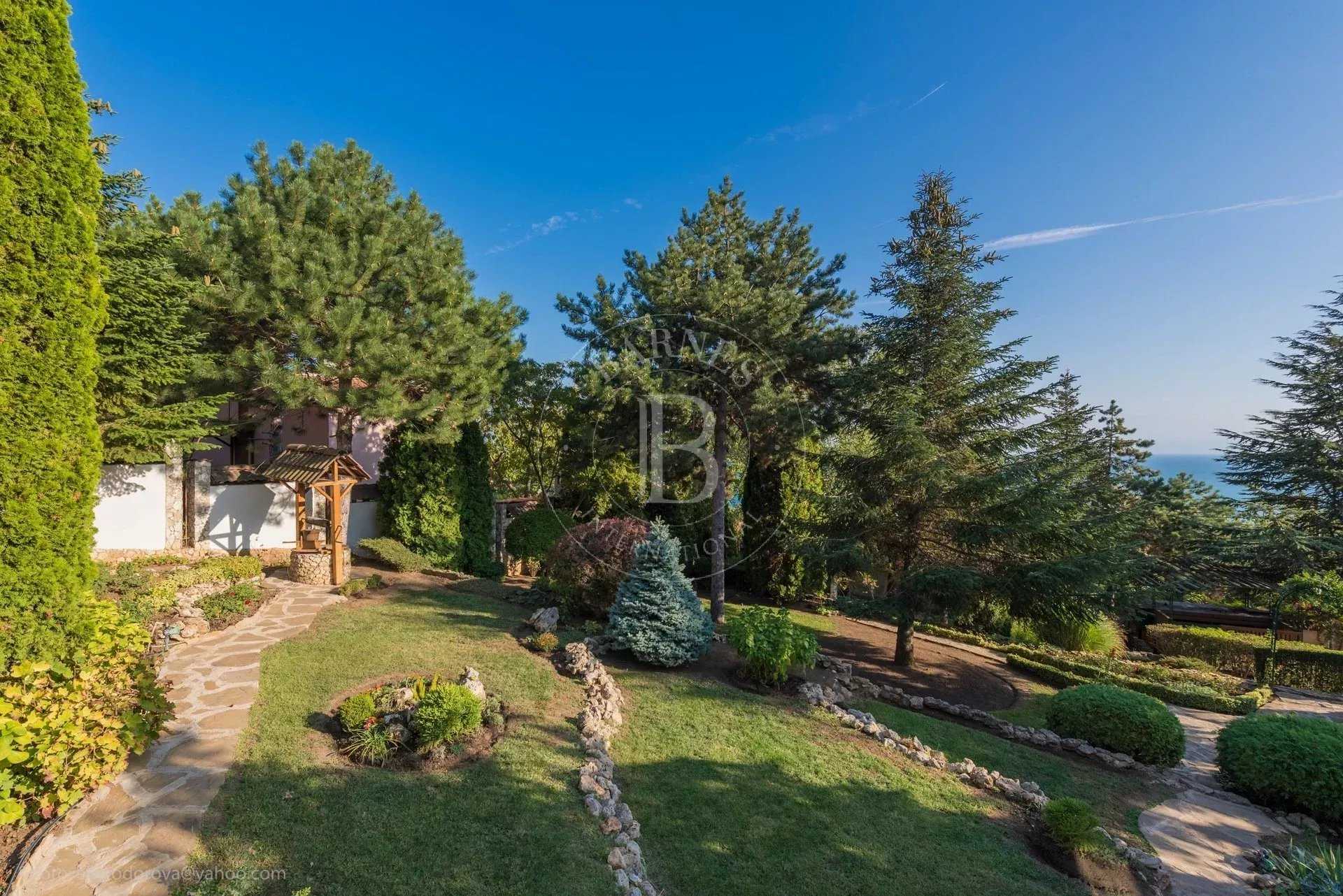 Balchik  - Maison 4 Pièces 3 Chambres