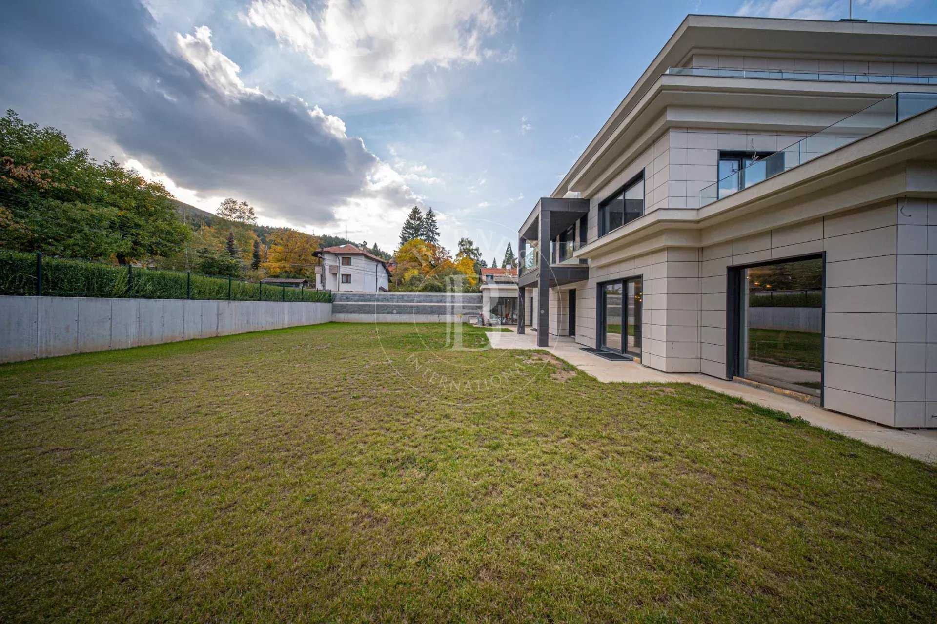 Sofia  - Casa 6 Cuartos 4 Habitaciones