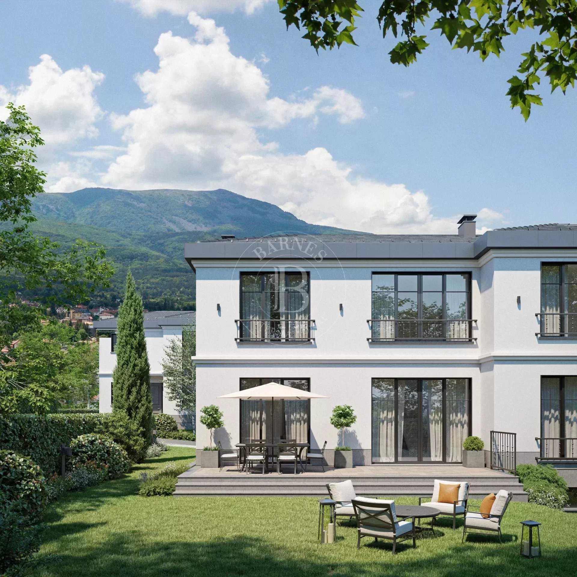 Sofia  - Maison 9 Pièces 4 Chambres