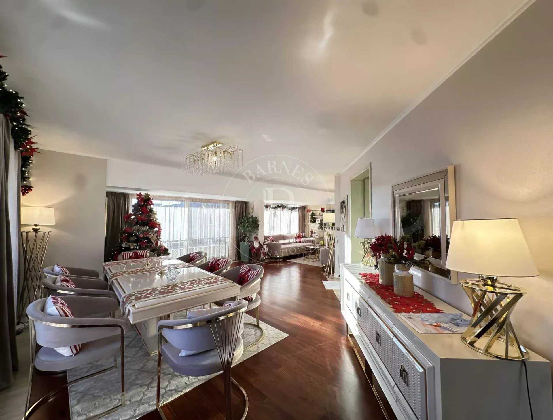 Plovdiv  - Piso 4 Cuartos 3 Habitaciones