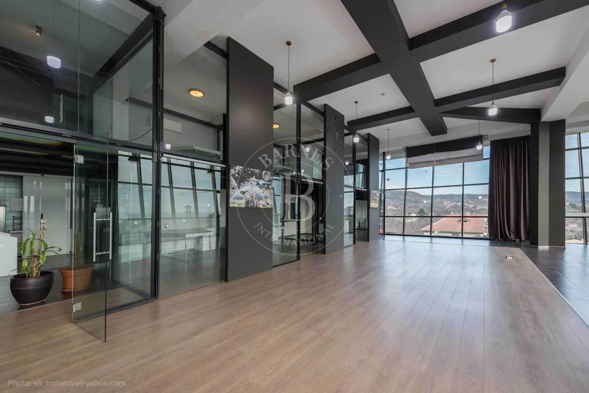 Varna  - Bureaux 6 Pi&egrave;ces