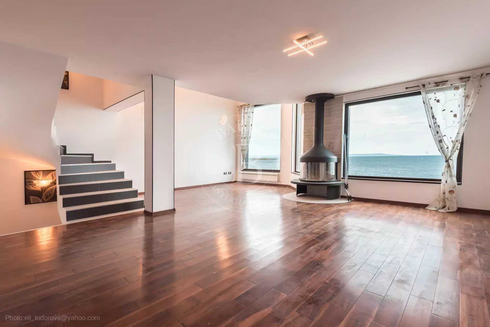 Sozopol  - Maison 5 Pi&egrave;ces 3 Chambres