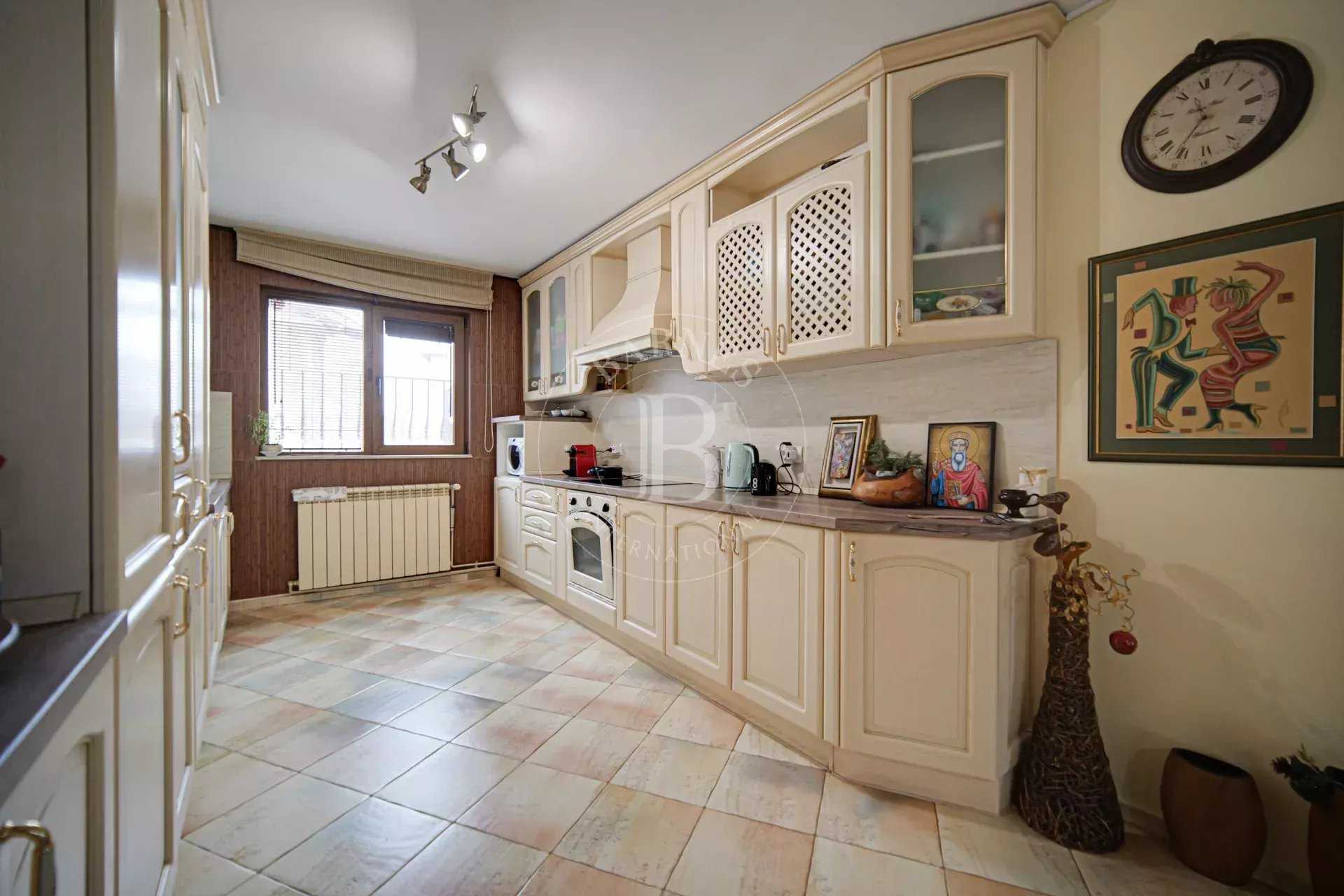 Sofia  - Maison 8 Pièces 5 Chambres