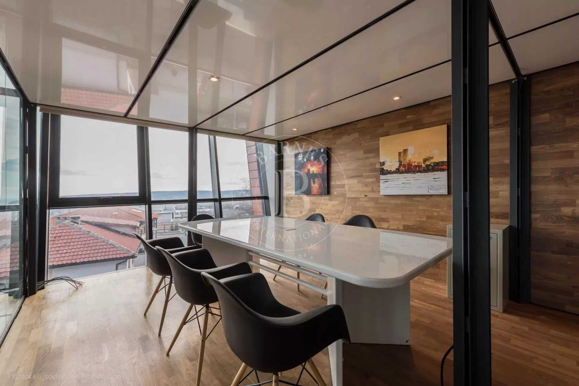 Varna  - Bureaux 6 Pi&egrave;ces