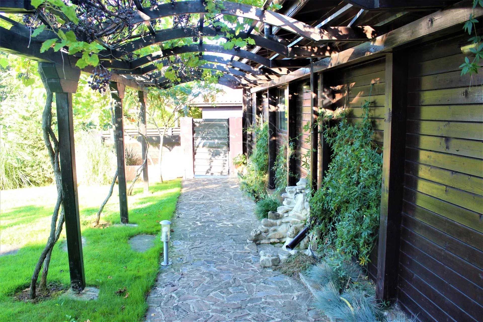 Maison Burgas  -  ref 3792694 (picture 3)