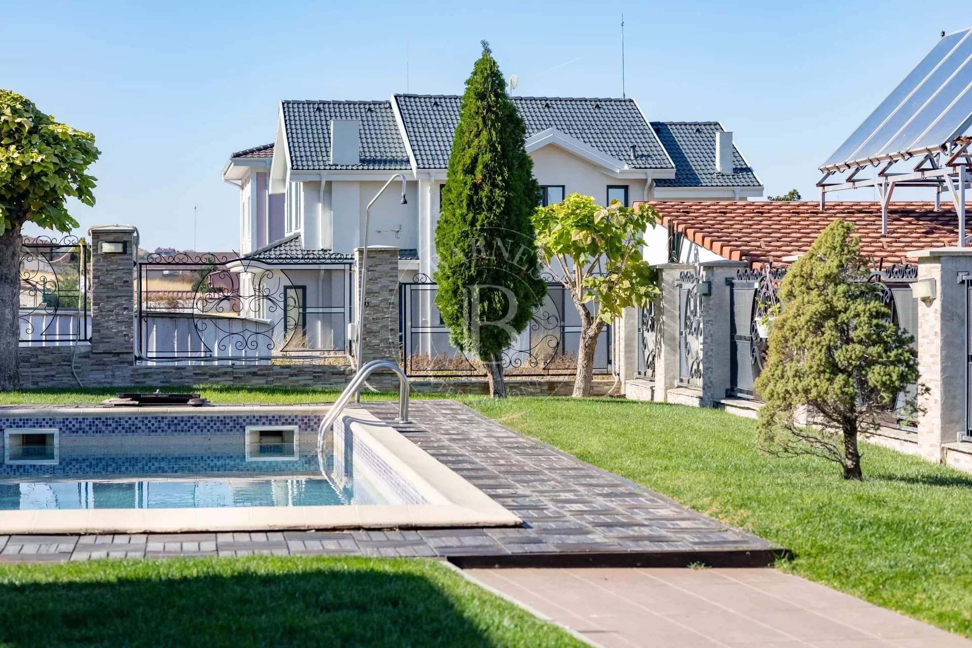 Brestnik  - Maison 8 Pi&egrave;ces 3 Chambres - picture 3