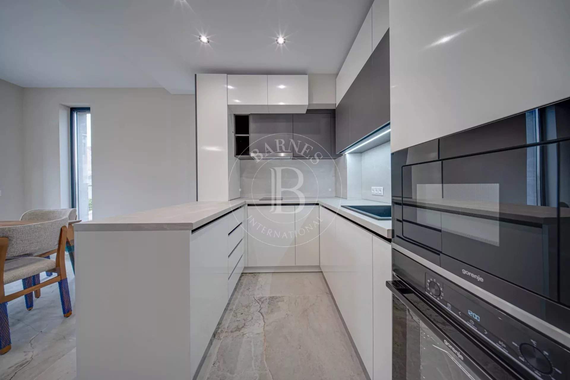 Sofia  - Piso 2 Cuartos, 1 Habitacion - picture 5