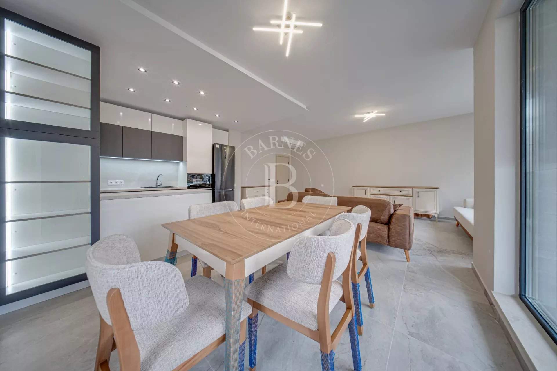 Sofia  - Piso 2 Cuartos, 1 Habitacion - picture 3