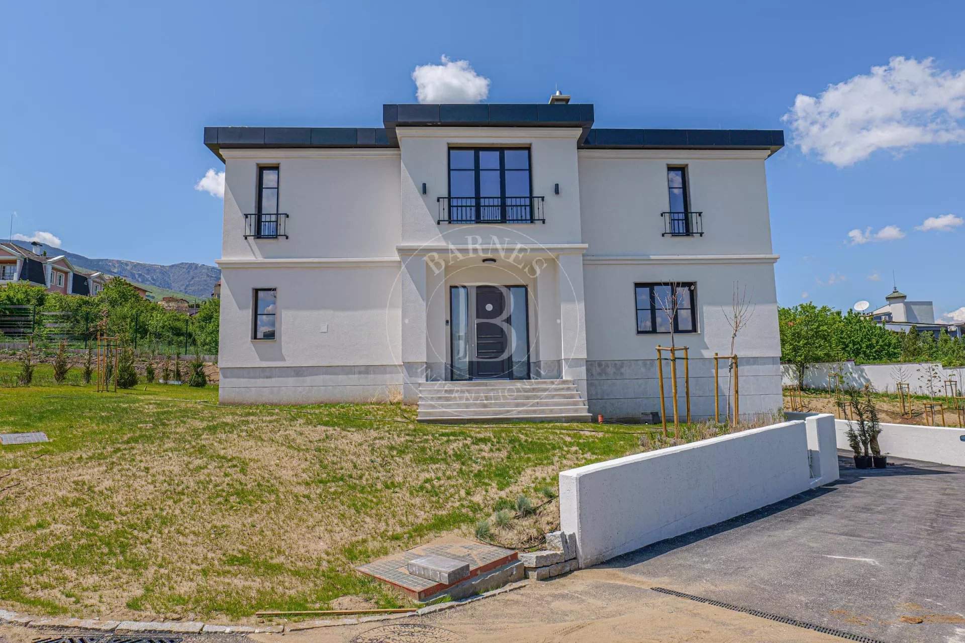 Sofia  - Maison 9 Pi&egrave;ces 4 Chambres - picture 2