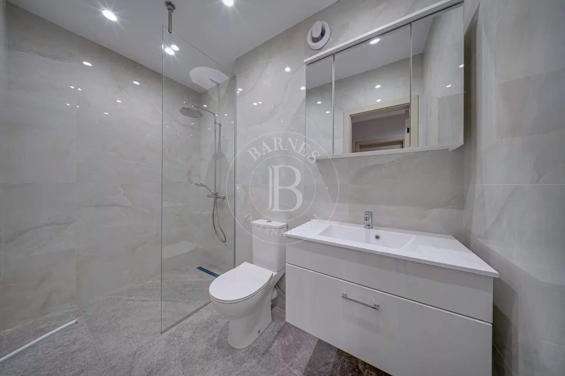 Sofia  - Piso 2 Cuartos, 1 Habitacion - picture 8