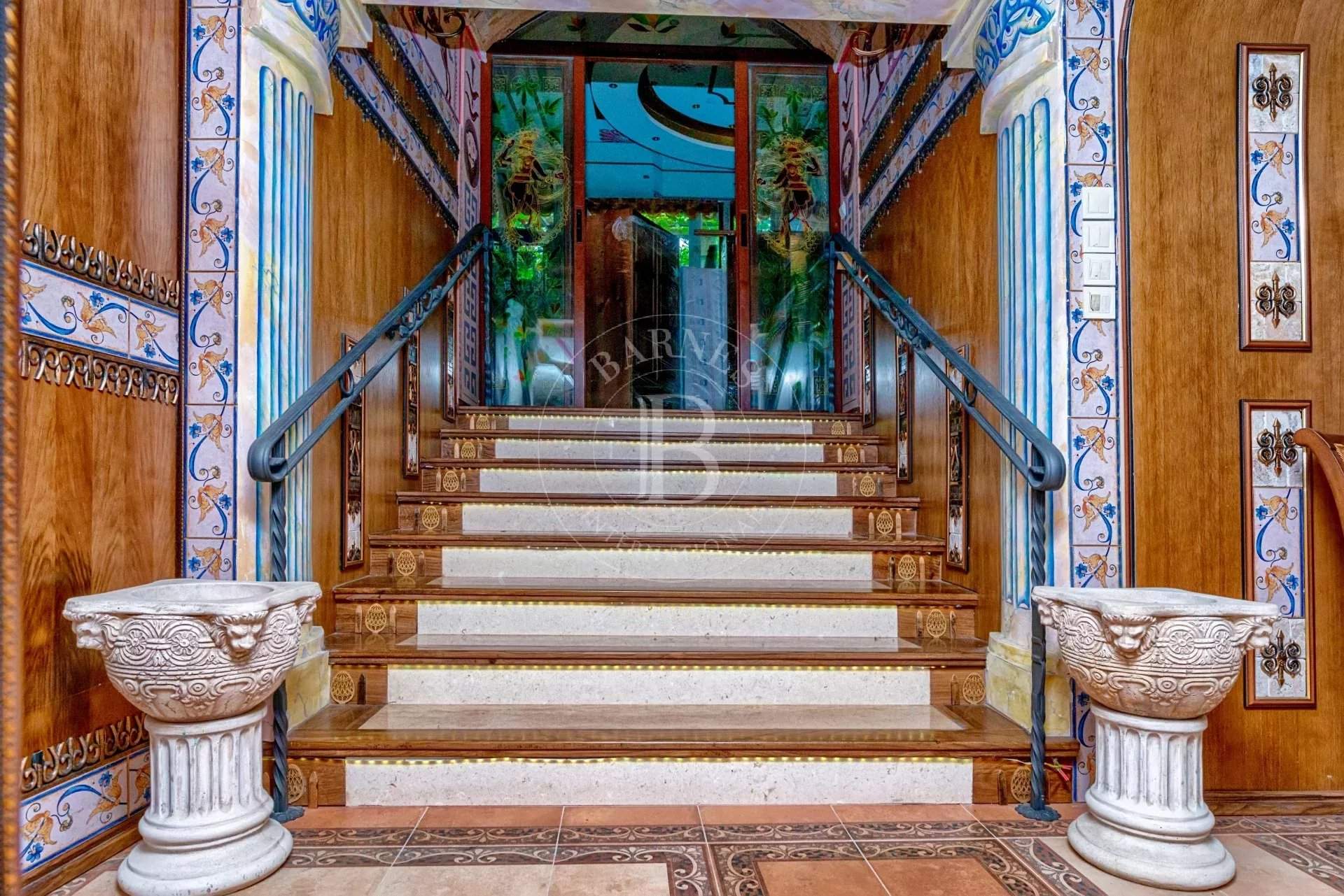 Plovdiv  - Hotel  - picture 1