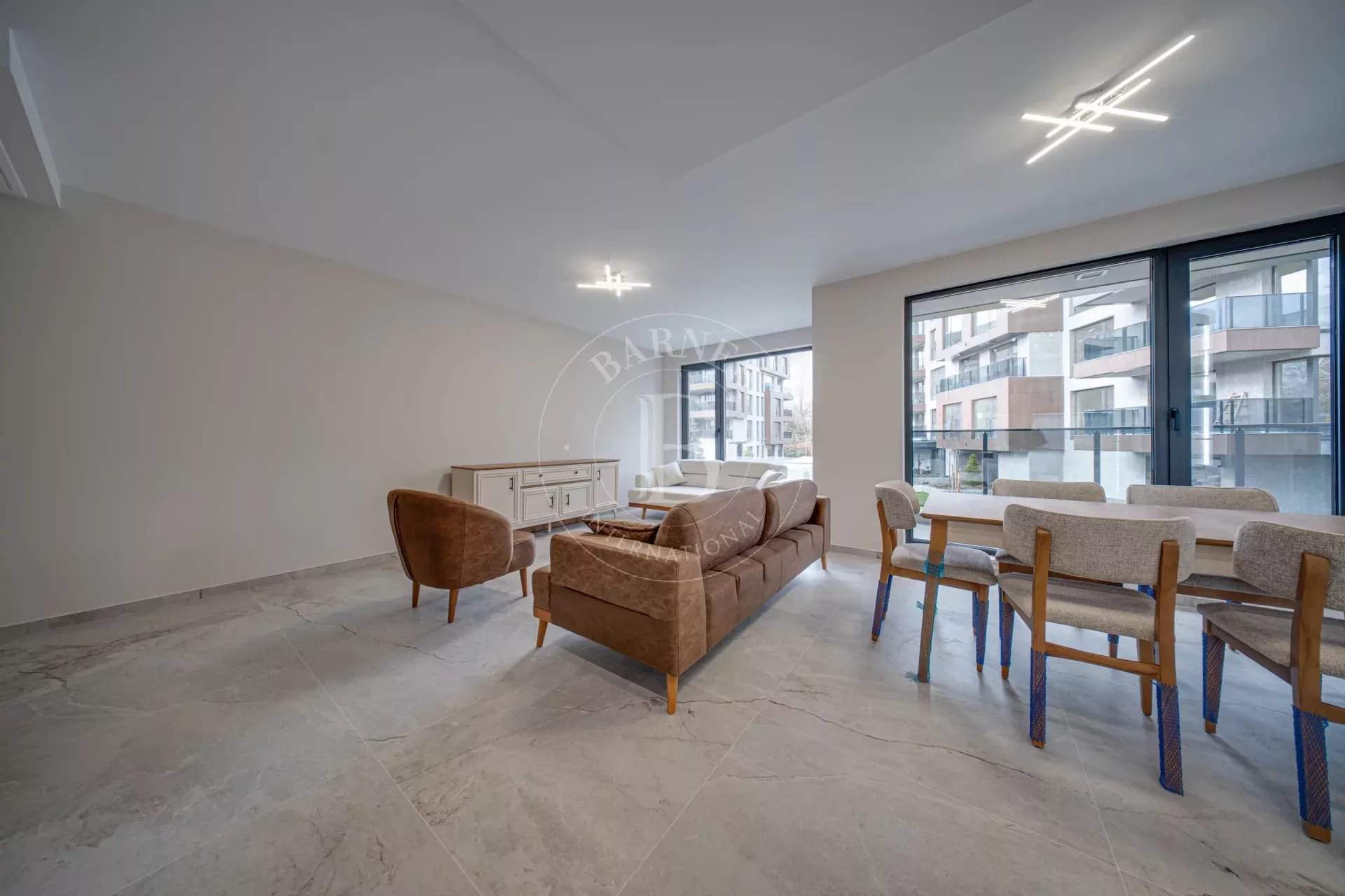 Sofia  - Piso 2 Cuartos, 1 Habitacion - picture 6