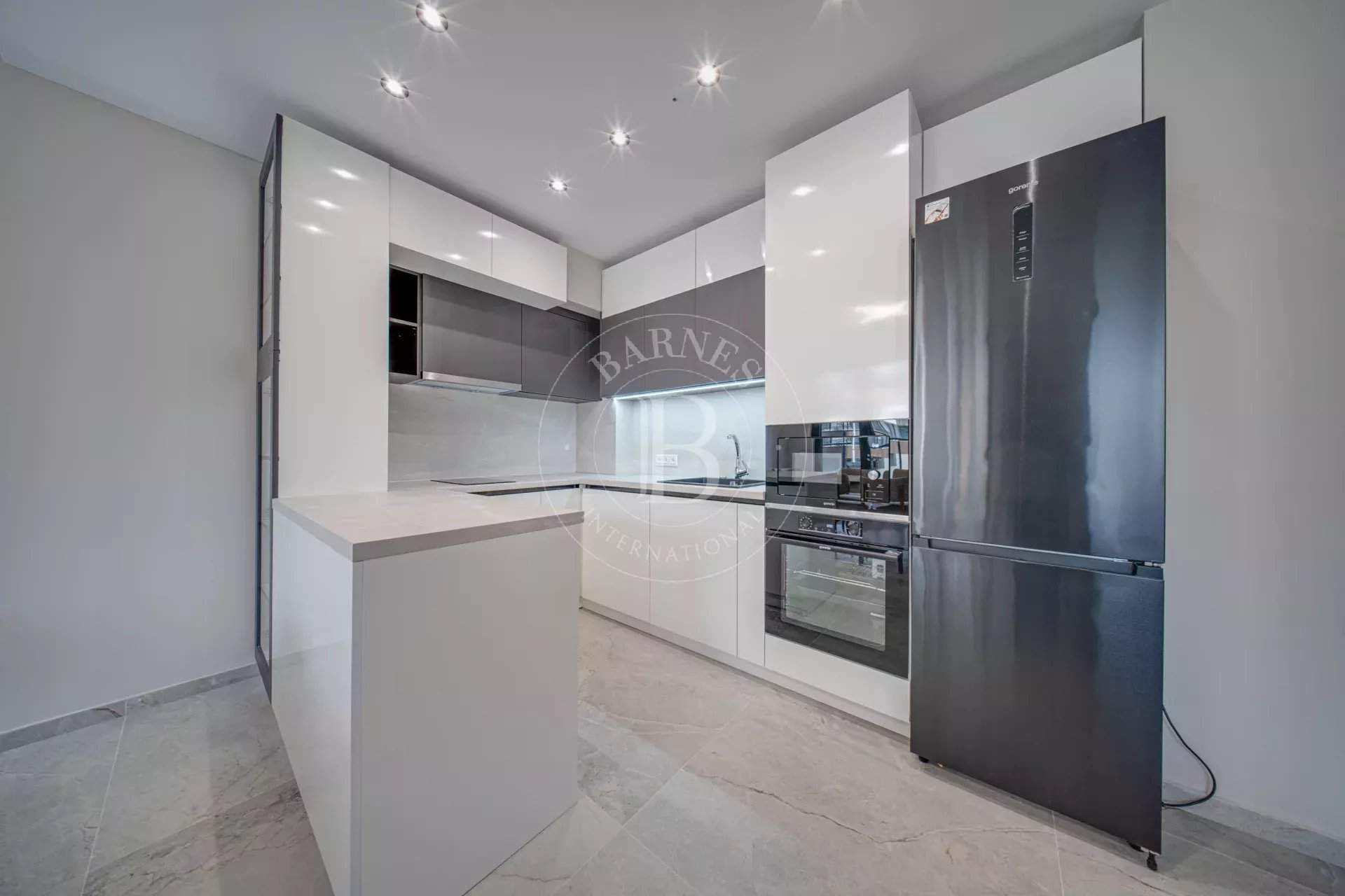 Sofia  - Piso 2 Cuartos, 1 Habitacion - picture 4