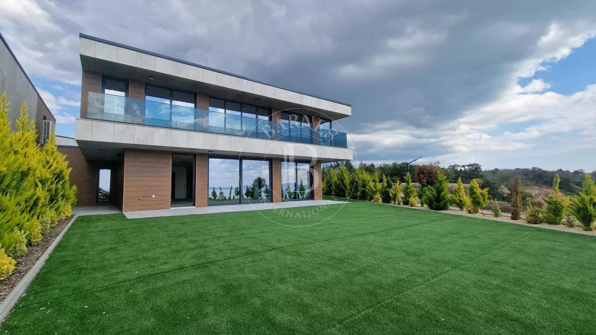 Burgas  - House 3 Bedrooms - picture 1