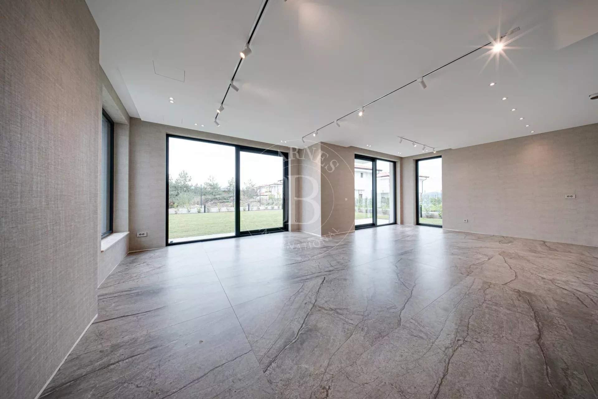 Sofia  - Maison 7 Pi&egrave;ces 3 Chambres - picture 10