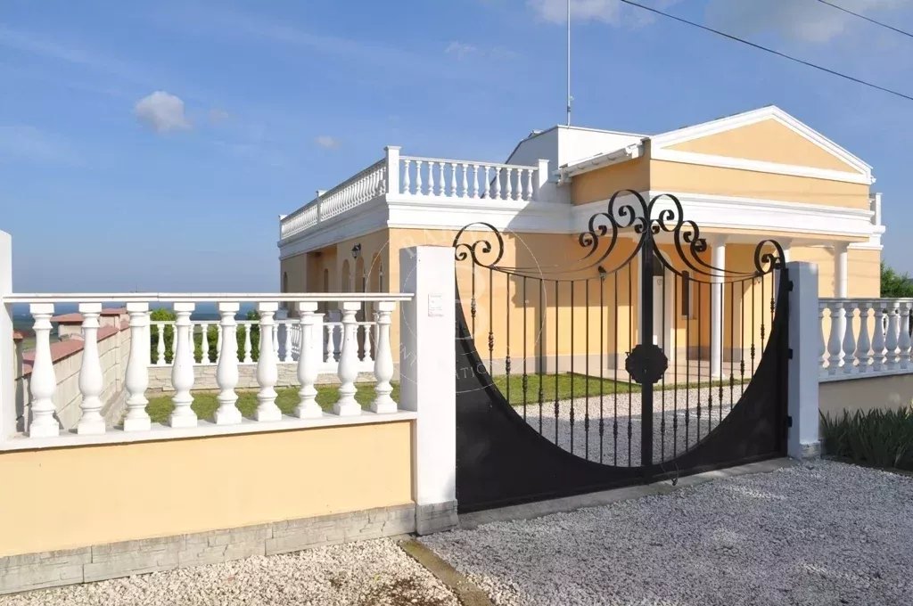 Albena  - House 5 Bedrooms - picture 17