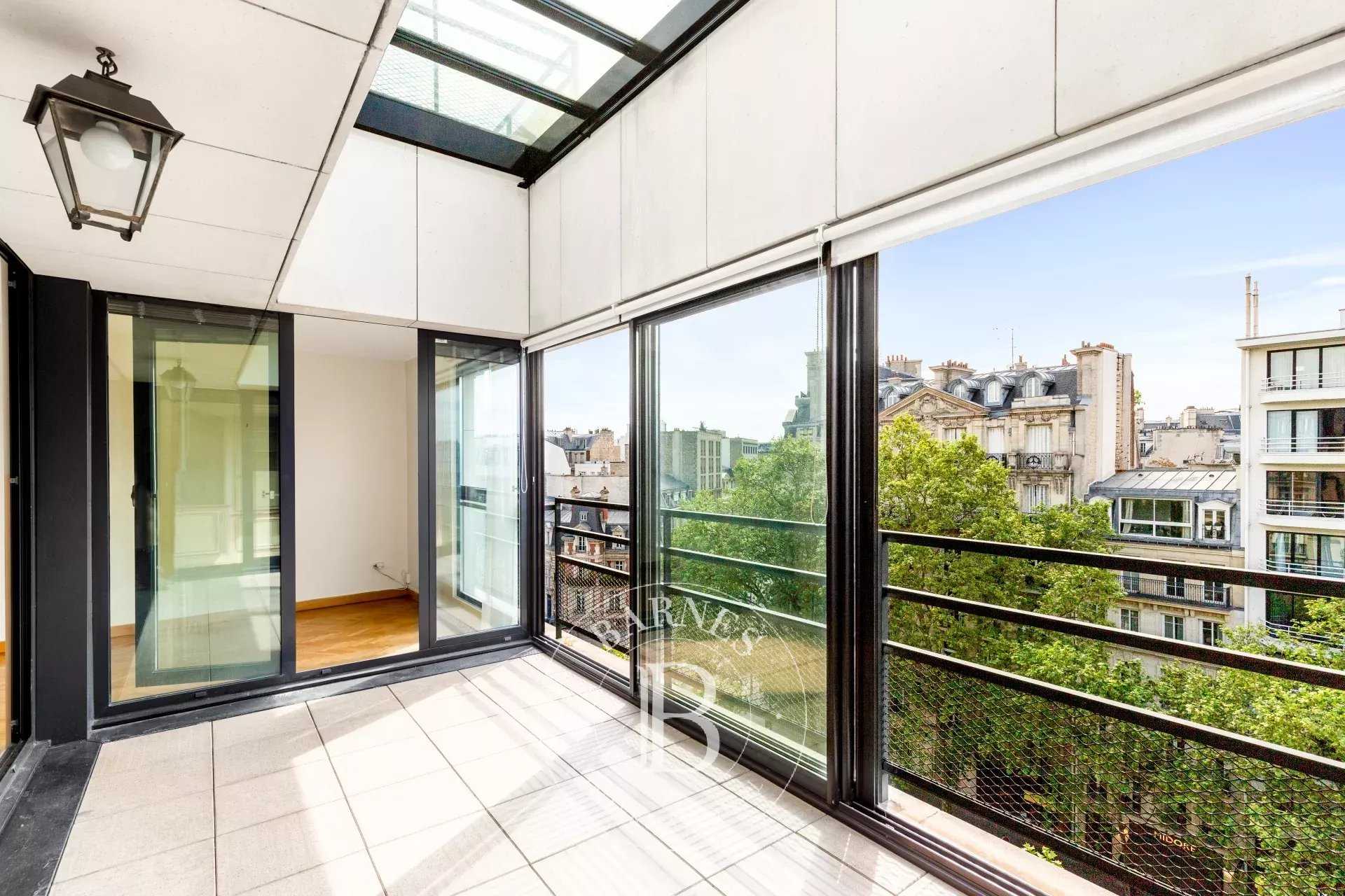 Paris  - Appartement 4 Pièces 2 Chambres