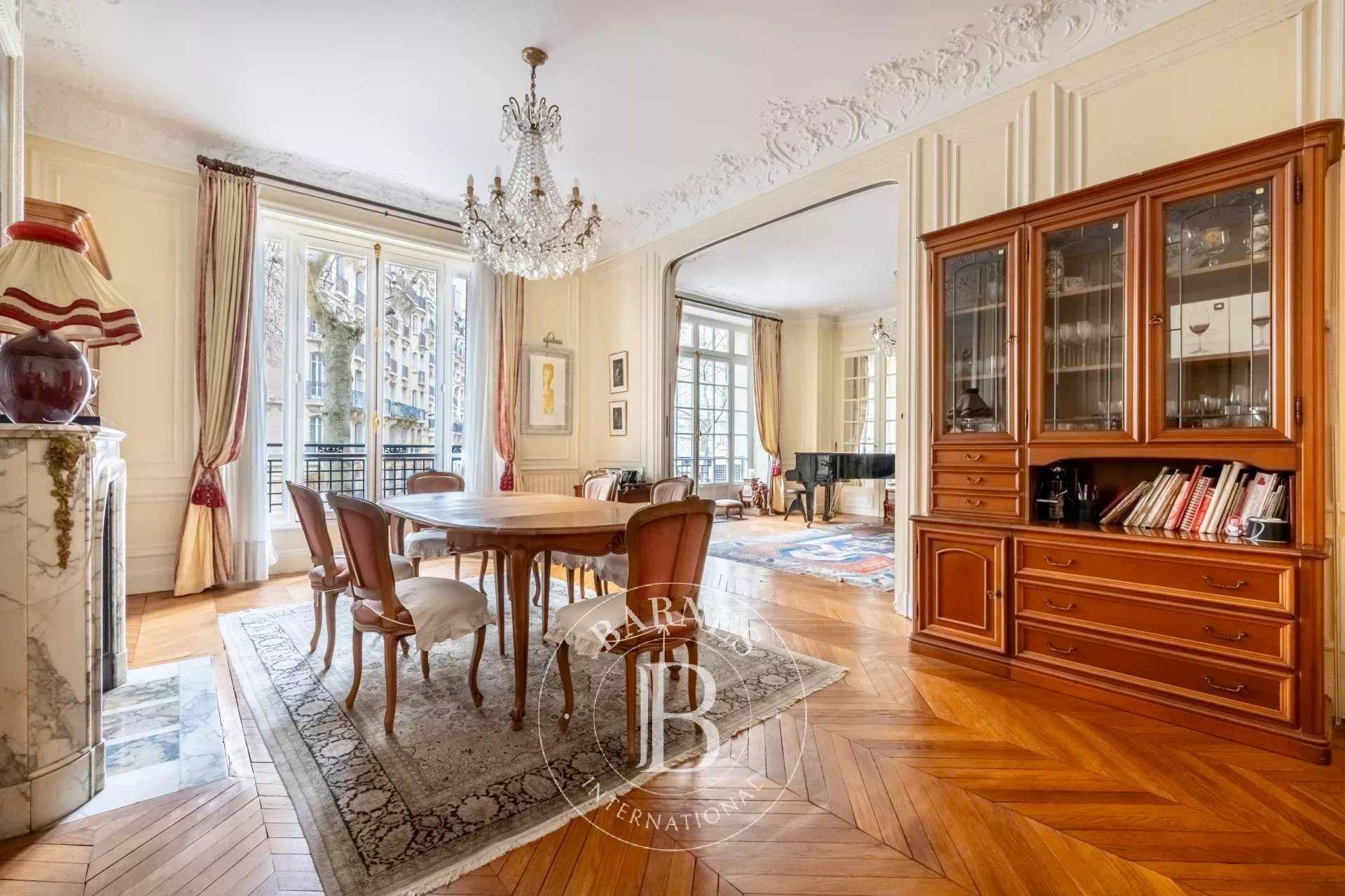 Paris  - Apartment 4 Bedrooms
