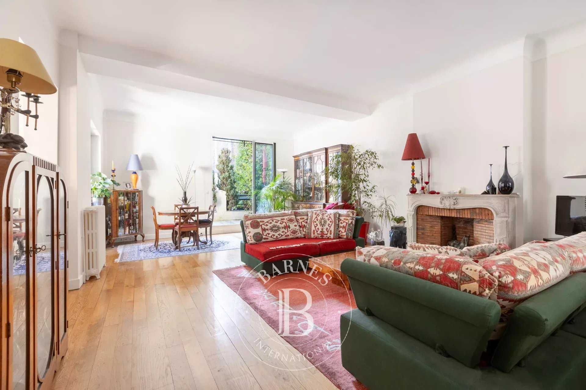 Paris  - Apartment 3 Bedrooms