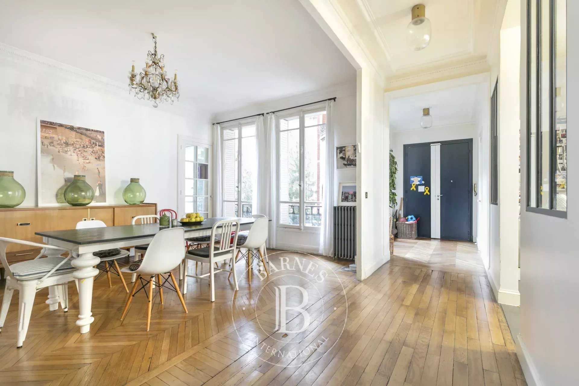 Paris  - Appartement 7 Pièces 5 Chambres