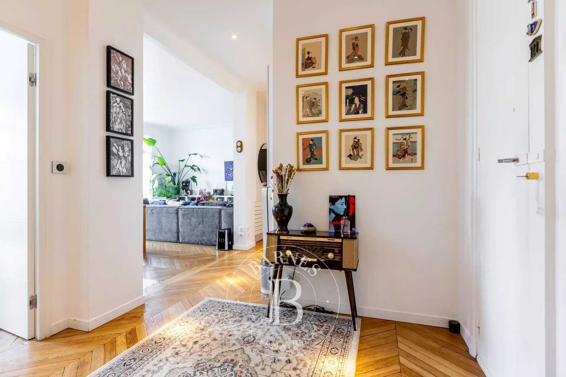 Paris  - Appartement 5 Pièces 3 Chambres