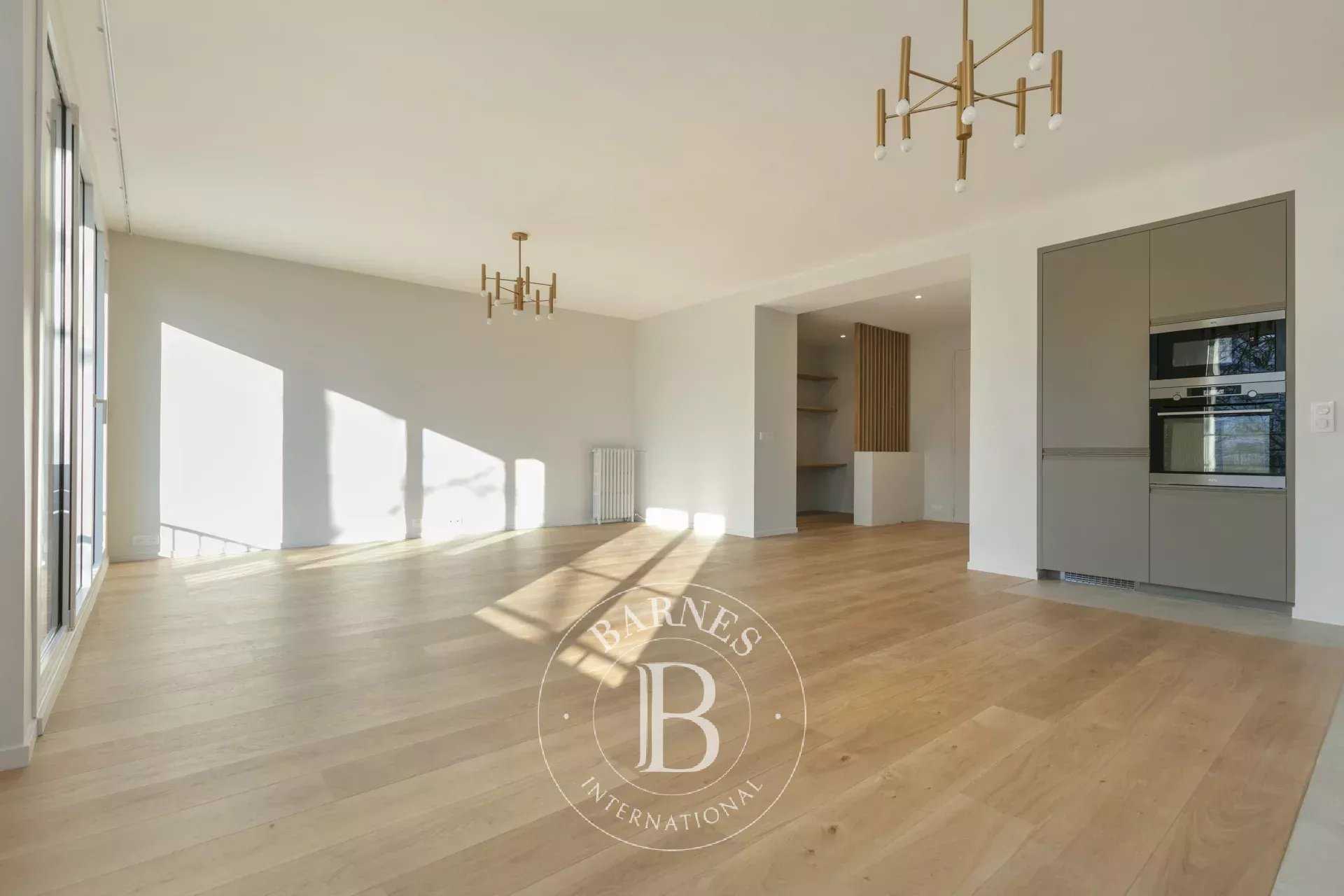 Paris  - Apartment 3 Bedrooms
