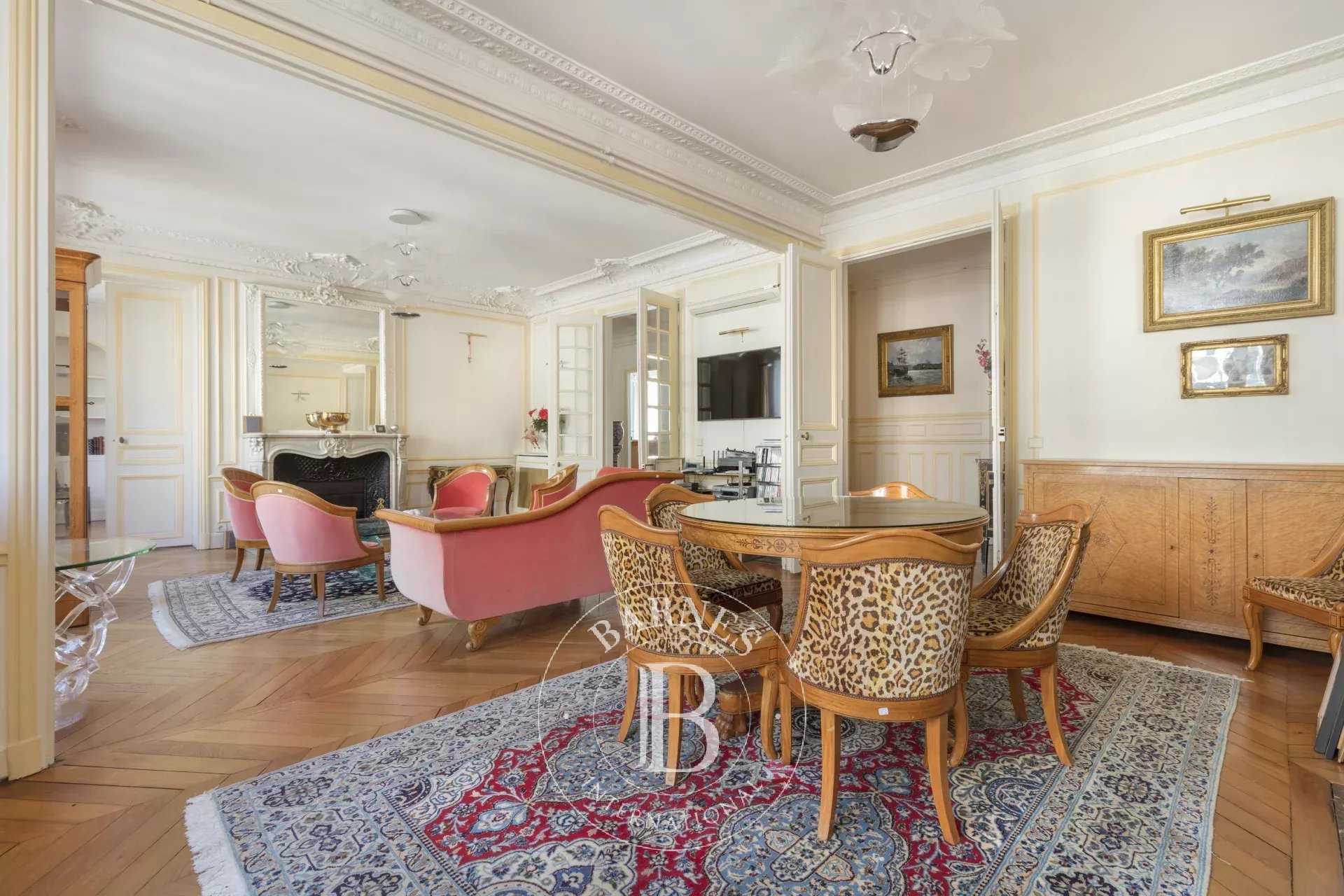 Paris  - Apartment 4 Bedrooms