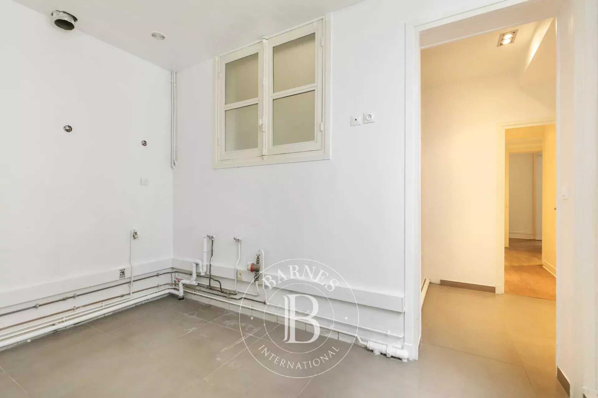 Paris  - Appartement 4 Pièces 3 Chambres