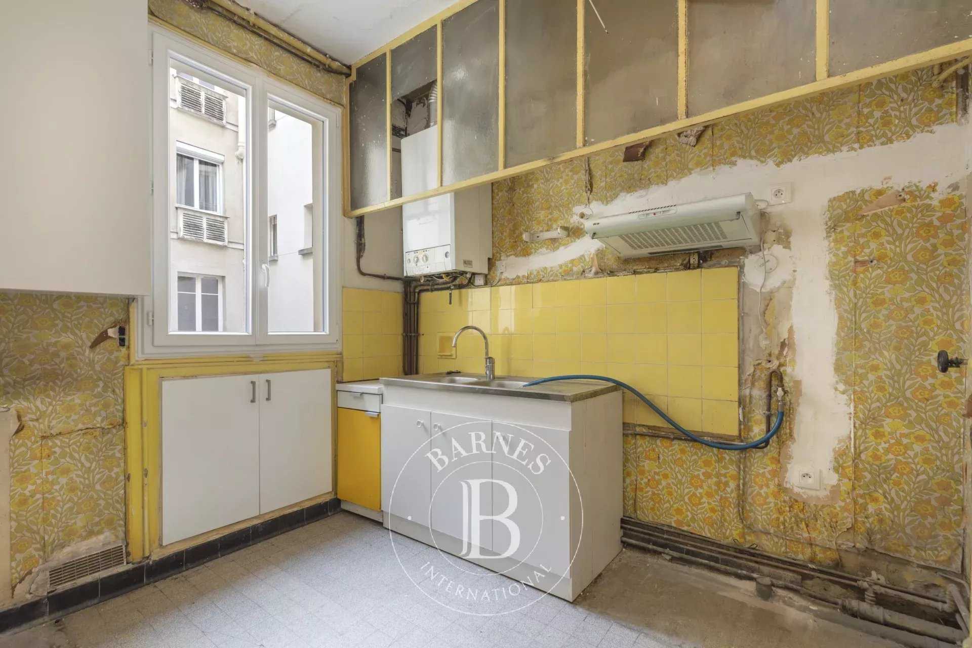 Paris  - Appartement 5 Pi&egrave;ces 3 Chambres