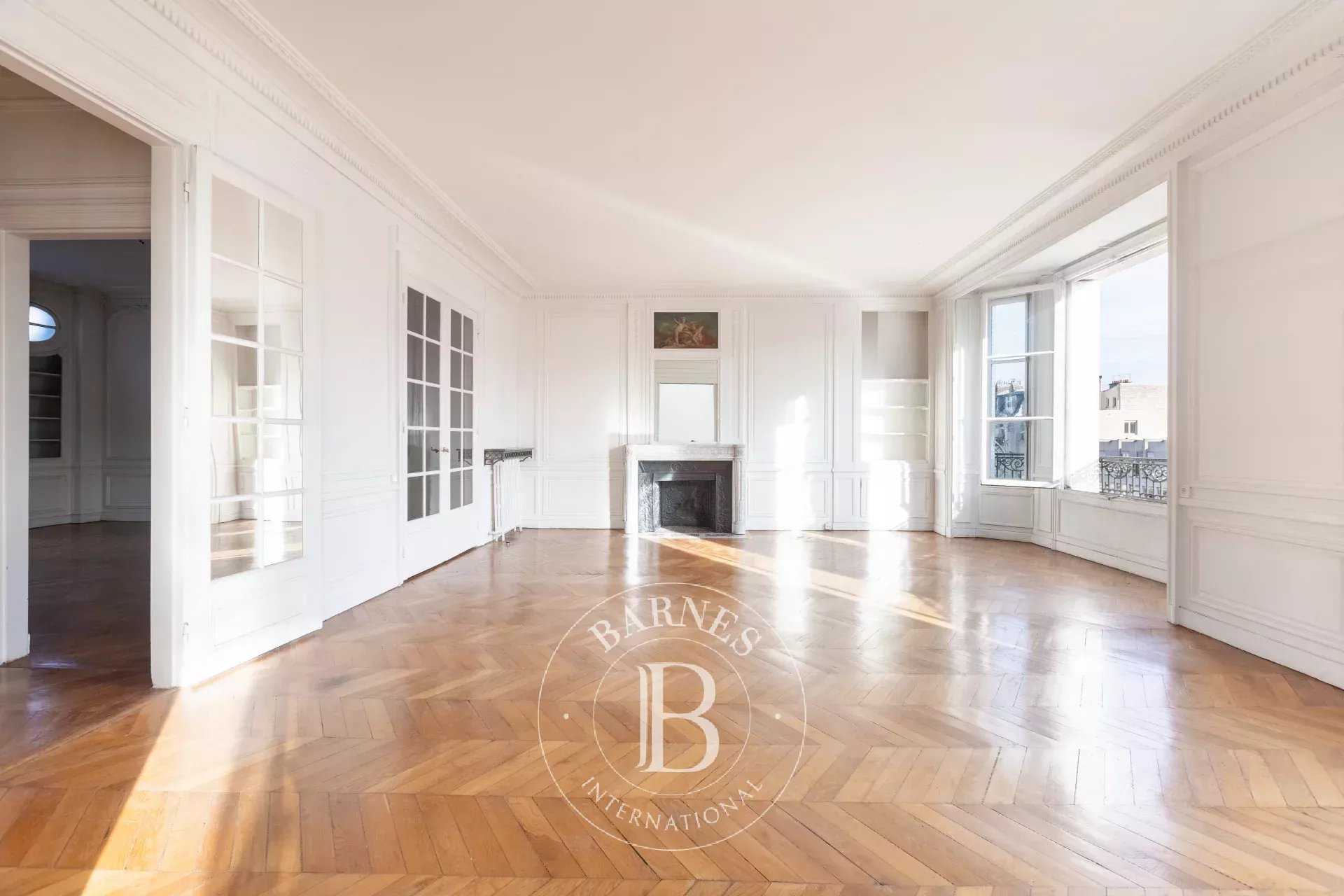 Paris  - Apartment 5 Bedrooms