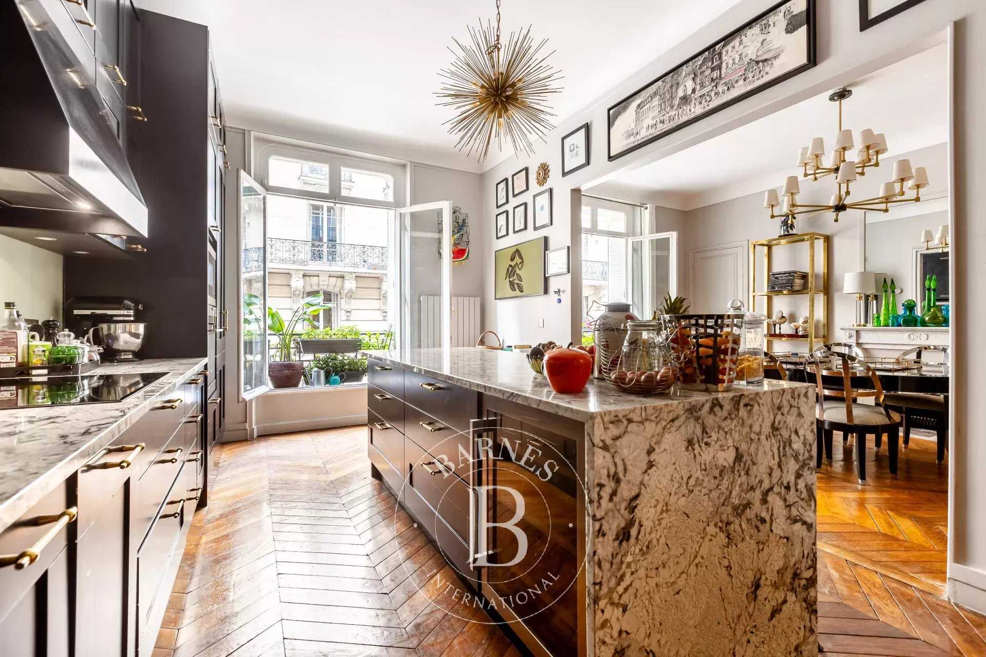Paris  - Apartment 4 Bedrooms