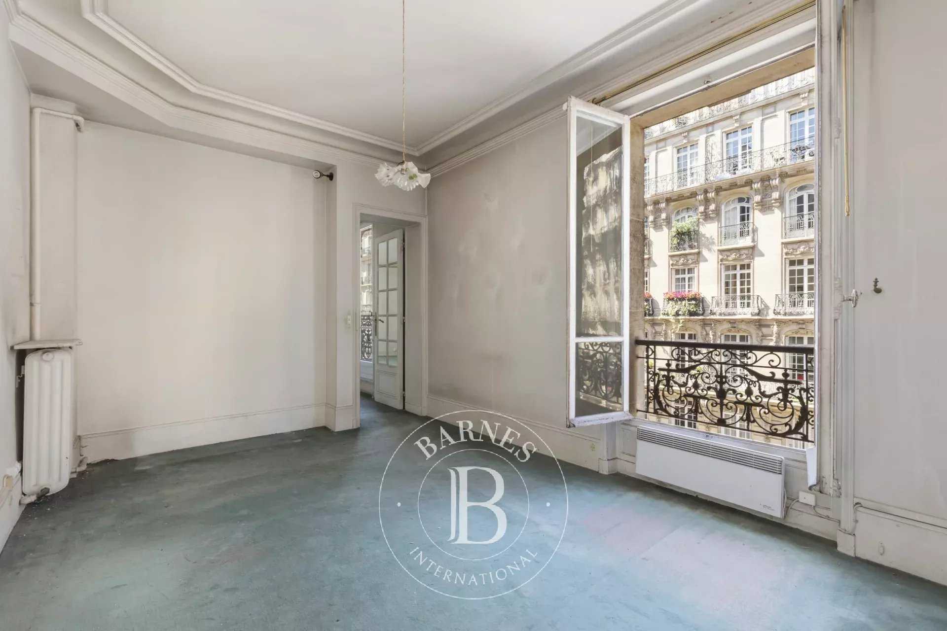 Paris  - Appartement 5 Pi&egrave;ces 3 Chambres