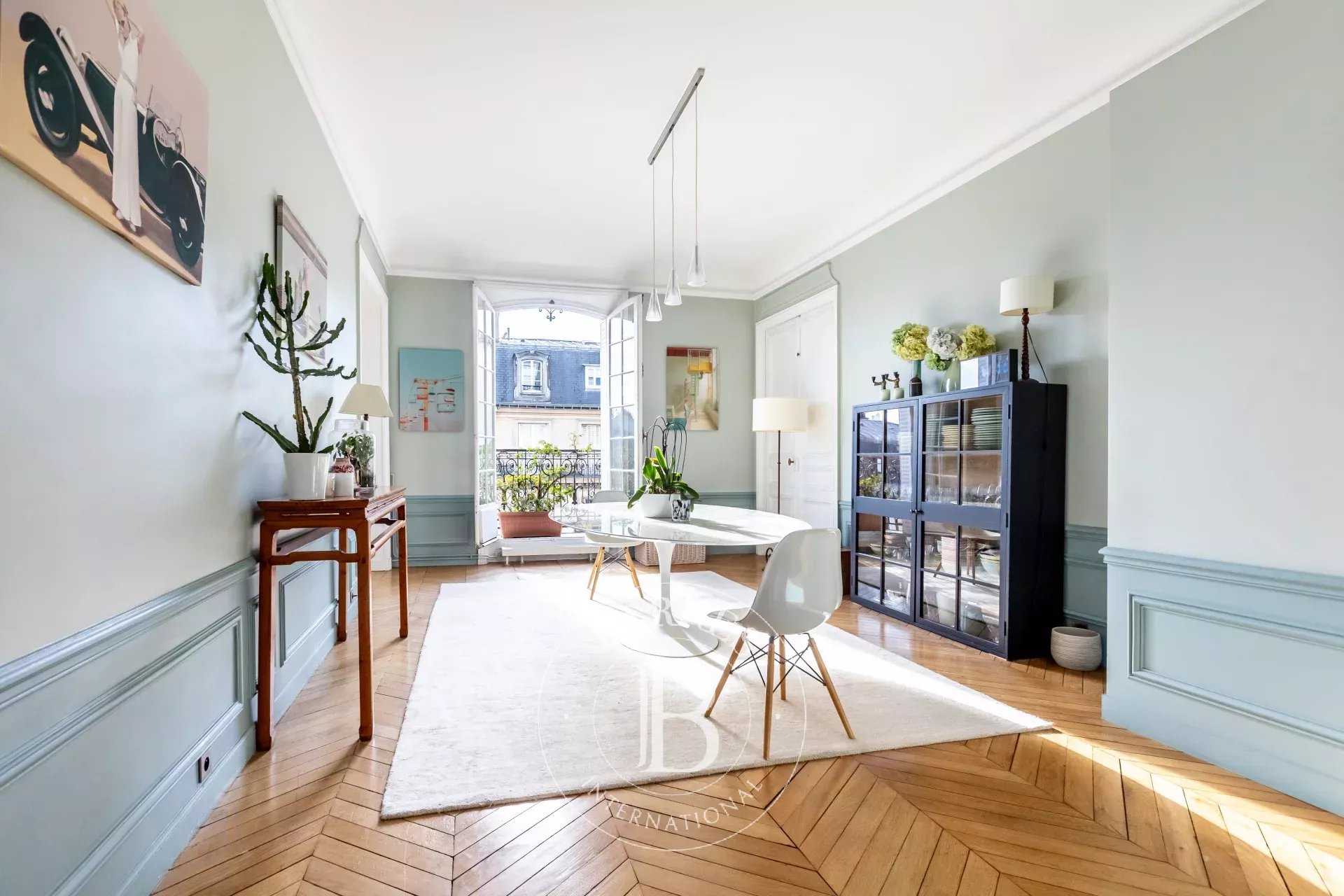 Paris  - Apartment 4 Bedrooms