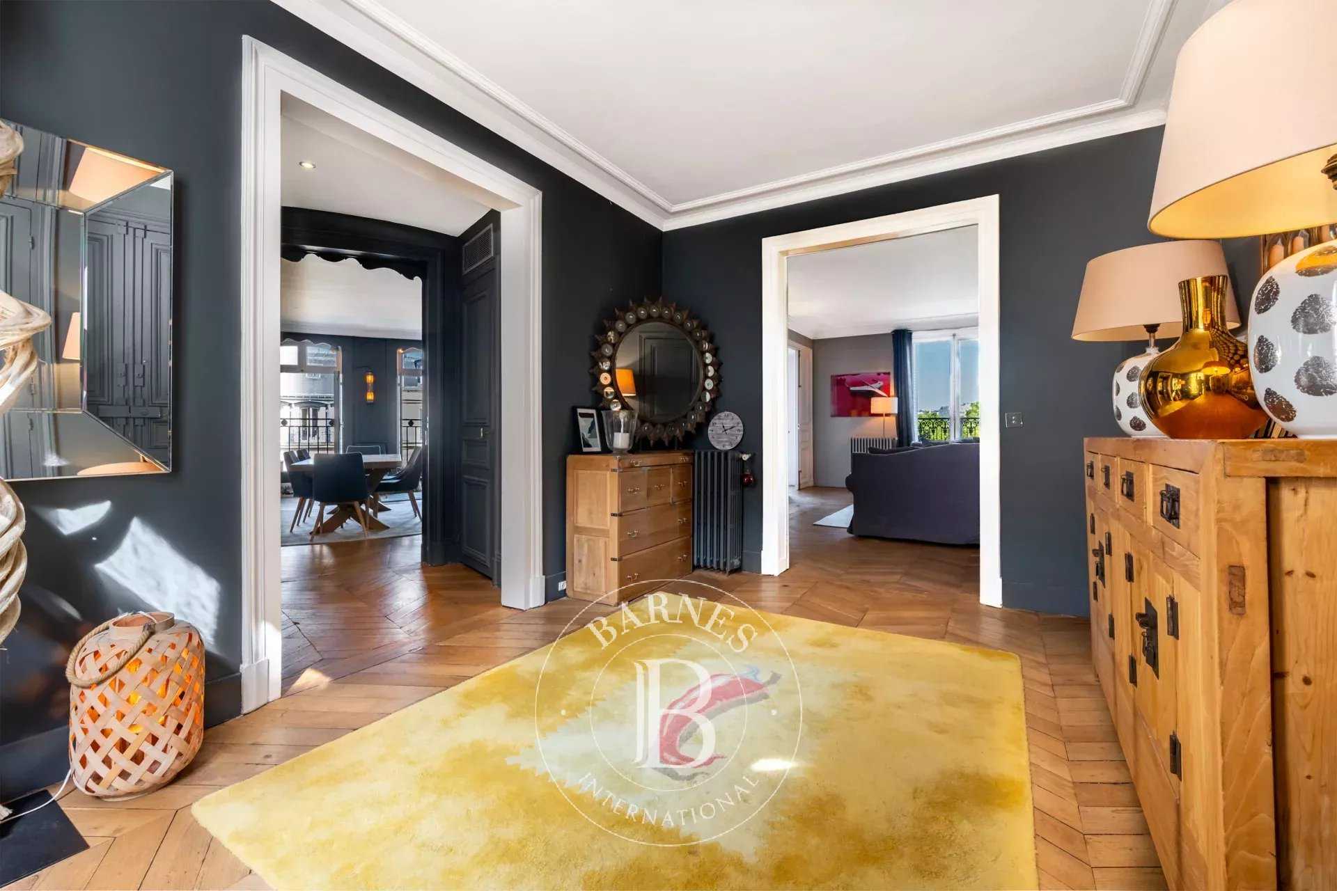 Paris  - Apartment 3 Bedrooms