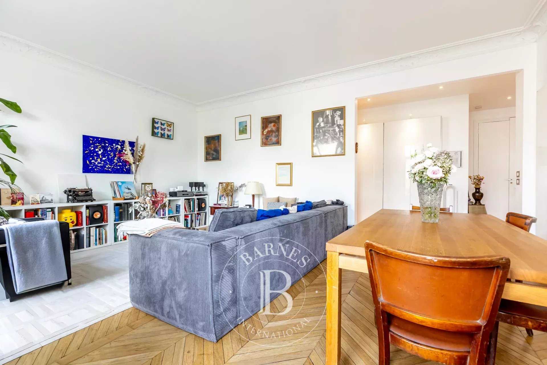 Paris  - Appartement 5 Pièces 3 Chambres