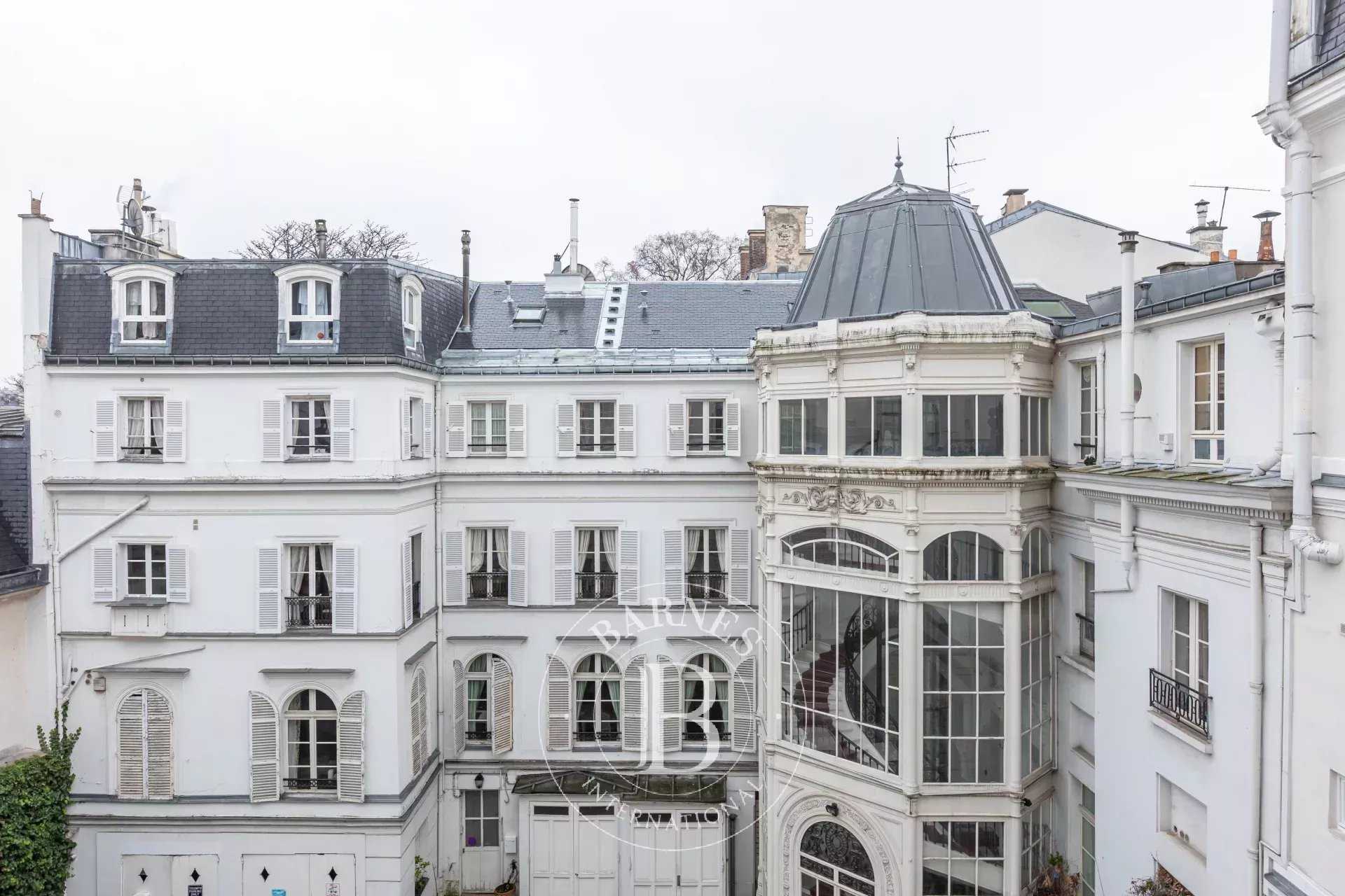 Paris  - Appartement 6 Pi&egrave;ces 3 Chambres