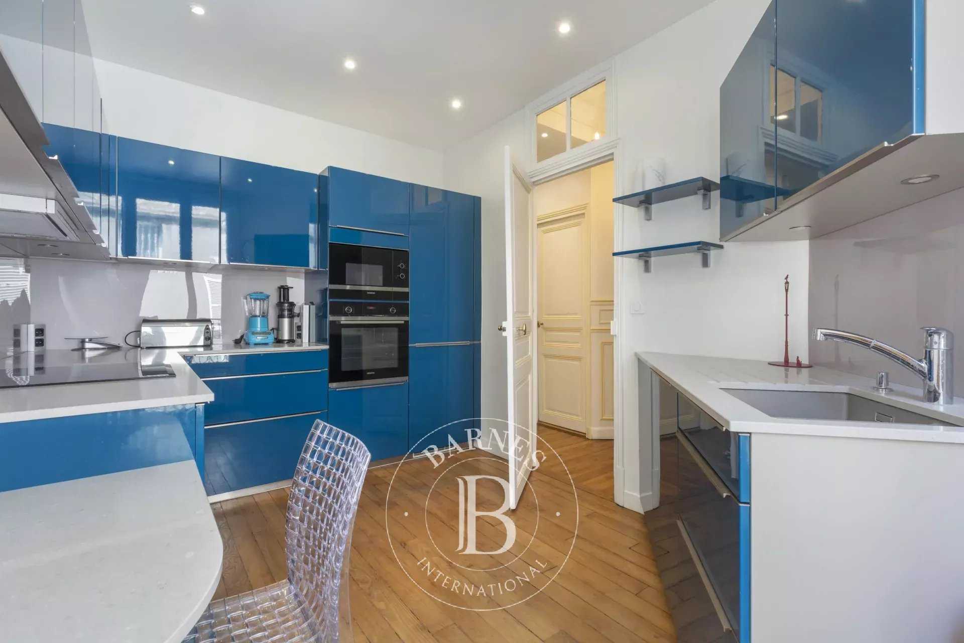 Paris  - Apartment 4 Bedrooms