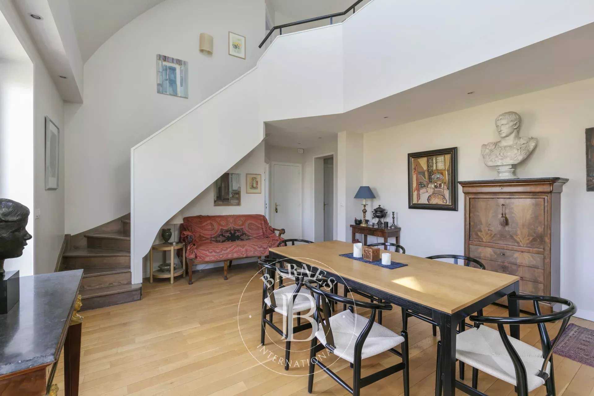 Paris  - Apartment 3 Bedrooms