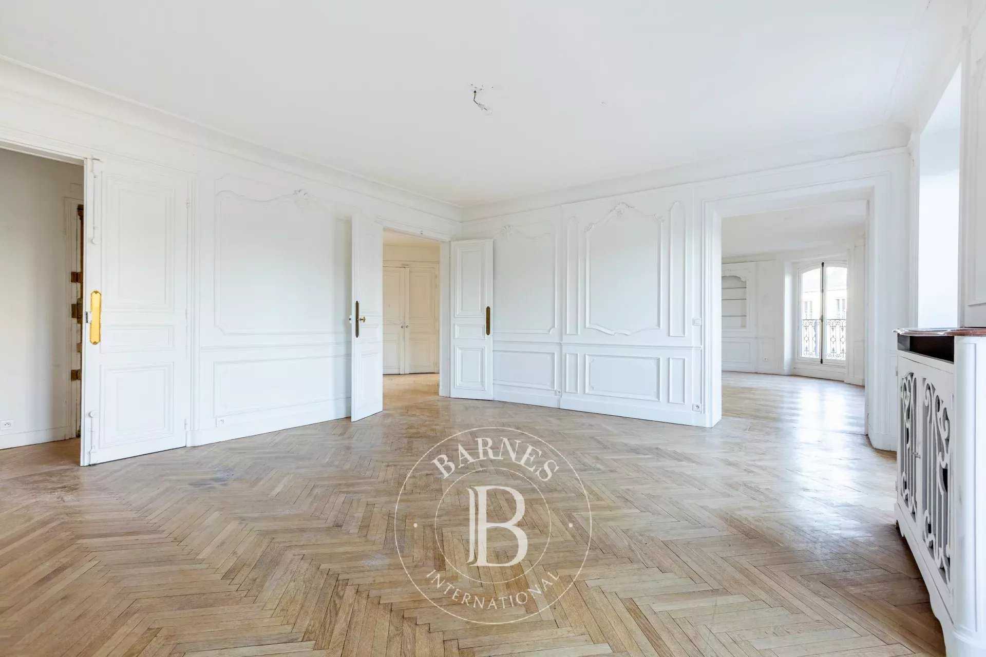 Paris  - Appartement 6 Pi&egrave;ces 4 Chambres