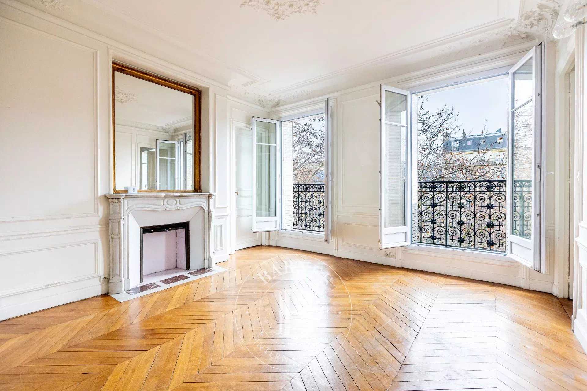 Paris  - Appartement 6 Pi&egrave;ces 4 Chambres