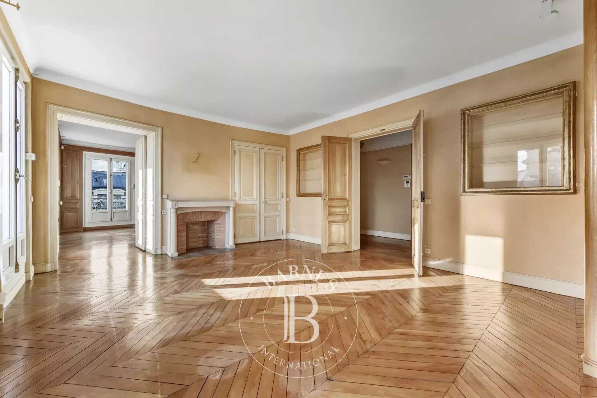 Paris  - Apartment 3 Bedrooms