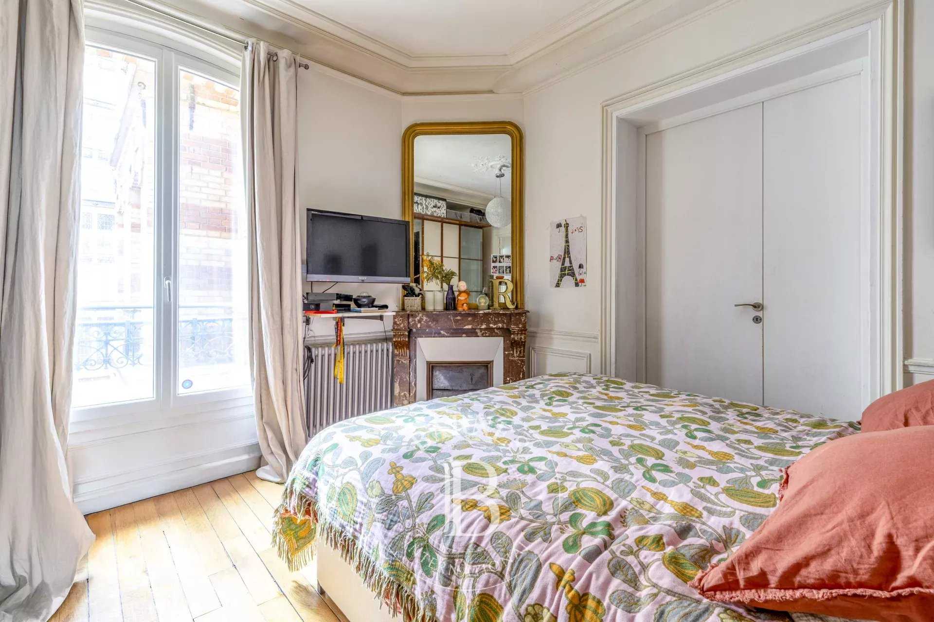 Paris  - Appartement 5 Pièces 3 Chambres