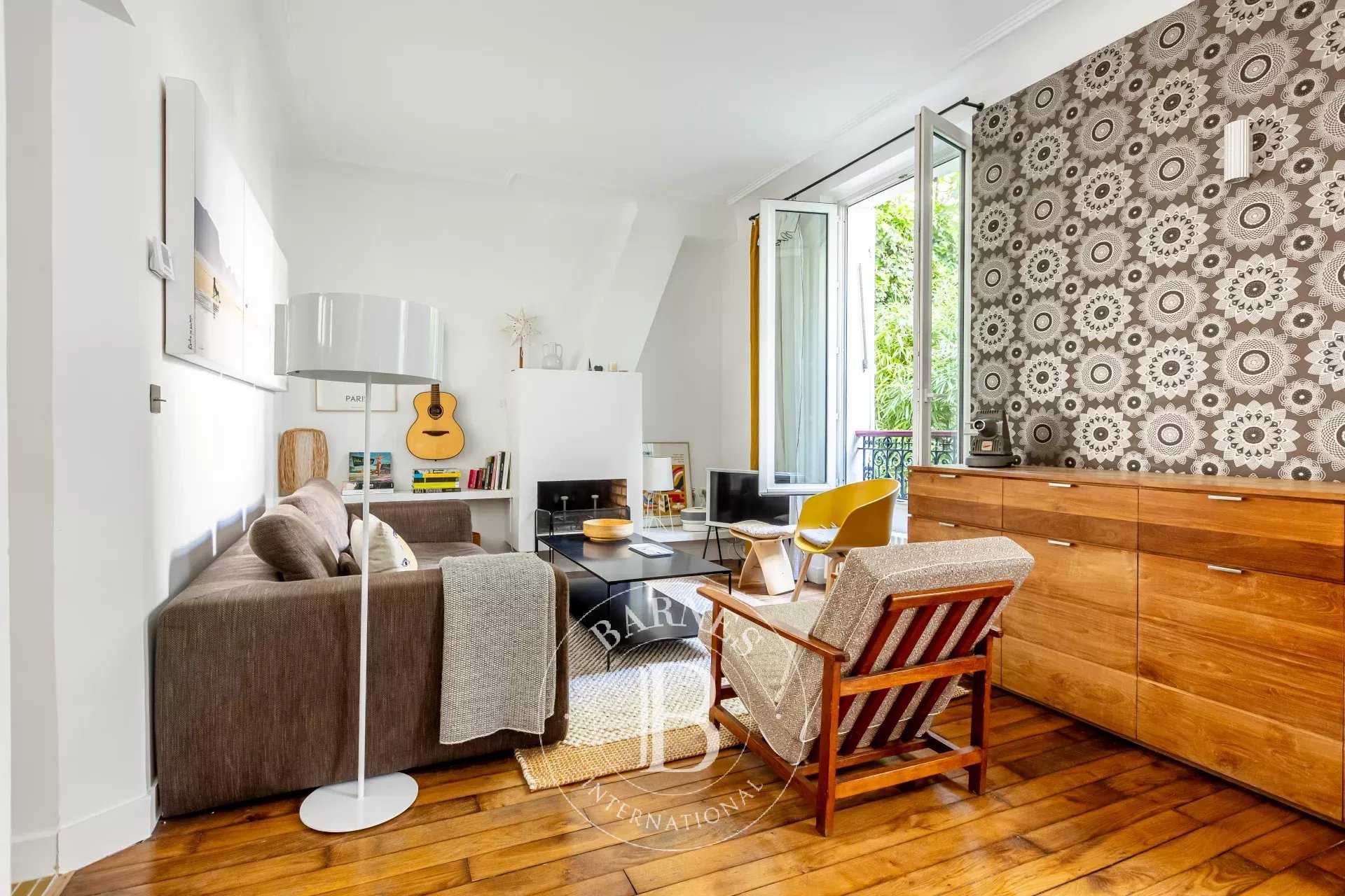 Paris  - Appartement 5 Pi&egrave;ces 3 Chambres