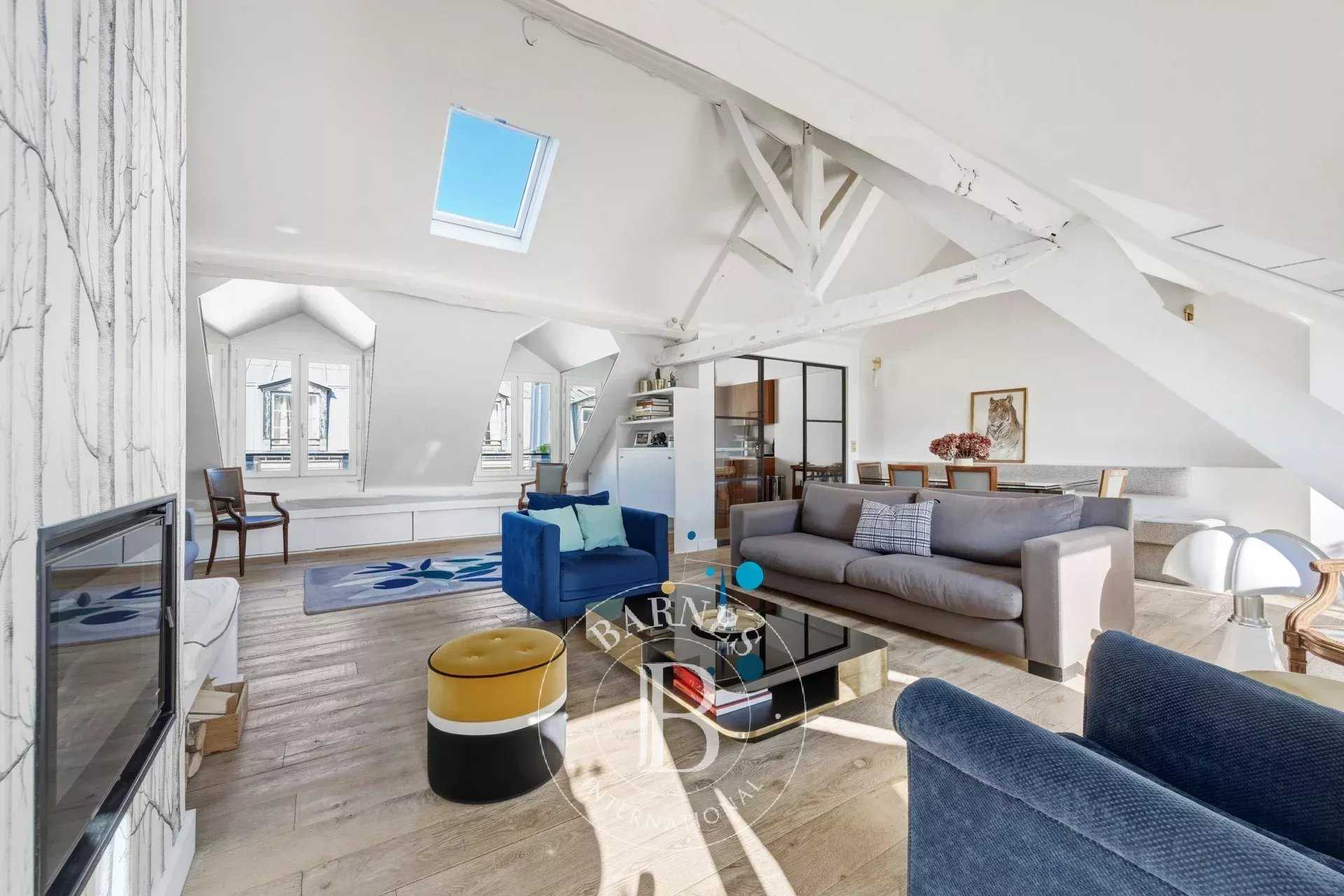 Paris  - Appartement 5 Pi&egrave;ces 3 Chambres