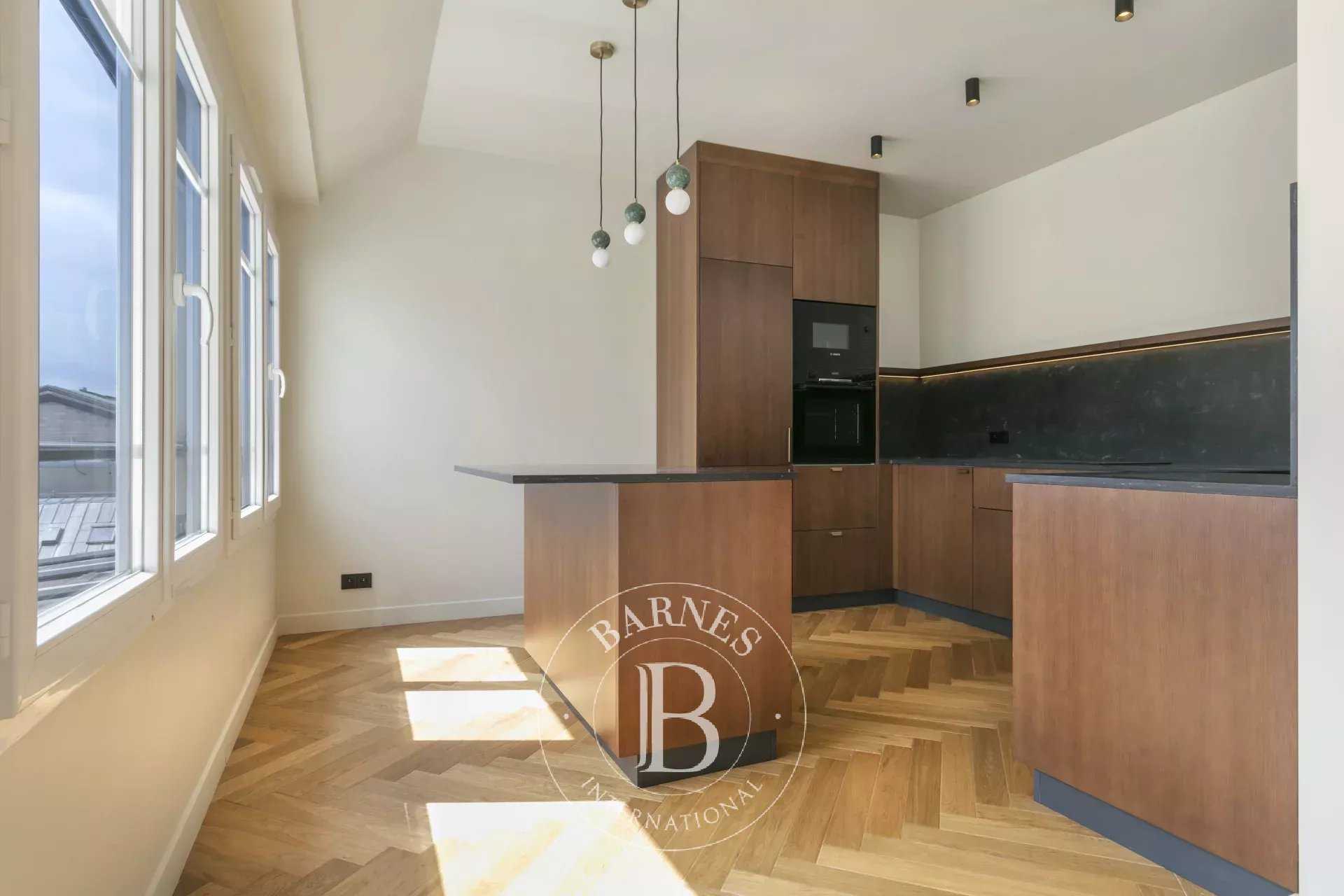 Paris  - Apartment 4 Bedrooms