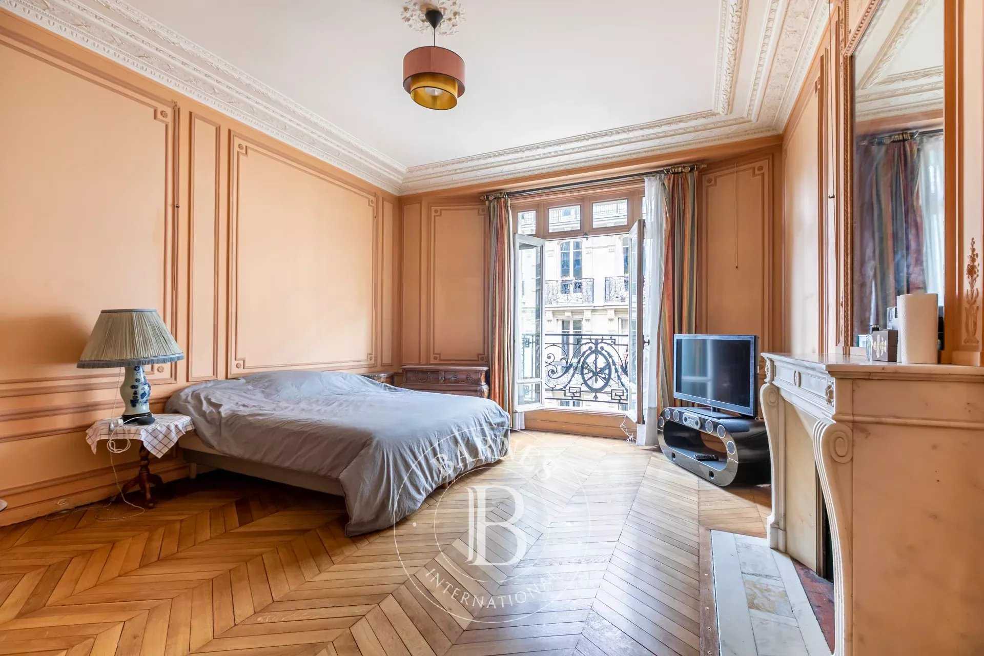 Paris  - Appartement 7 Pi&egrave;ces 4 Chambres