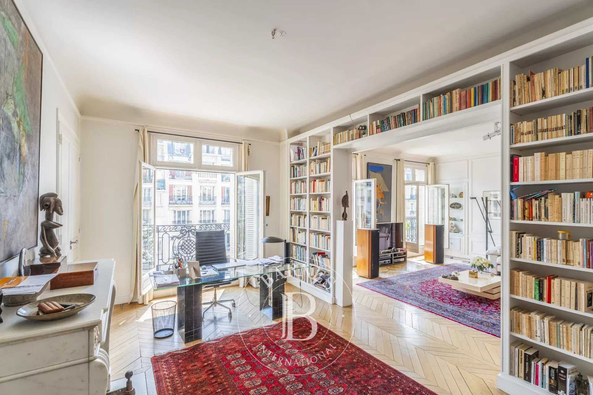 Paris  - Apartment 5 Bedrooms