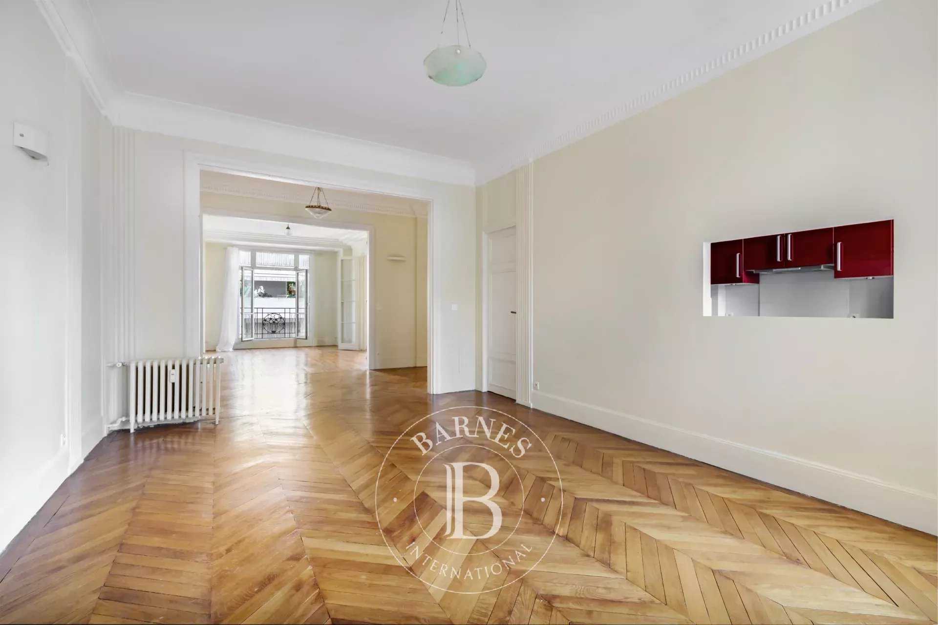 Paris  - Apartment 4 Bedrooms