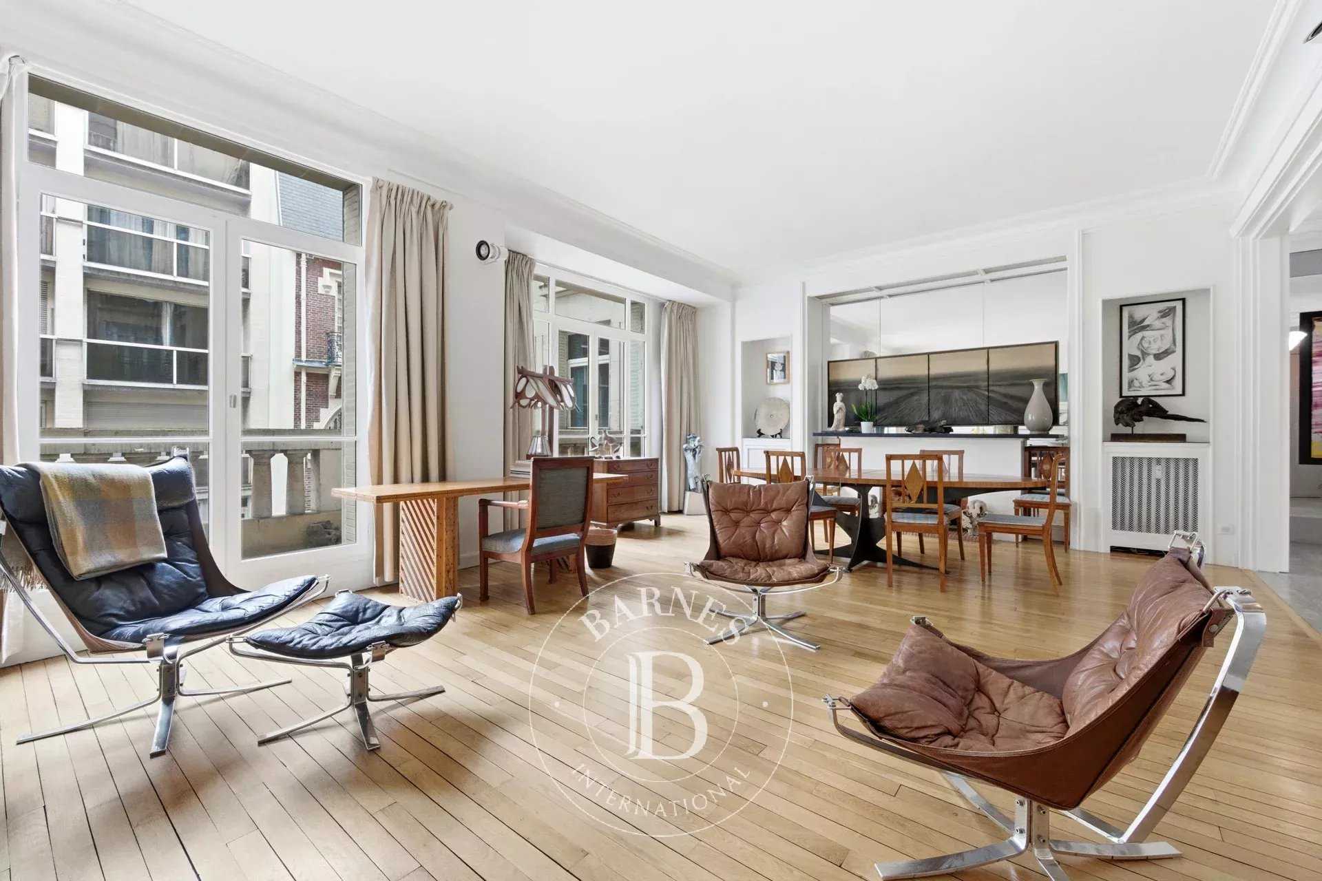 Paris  - Apartment 3 Bedrooms