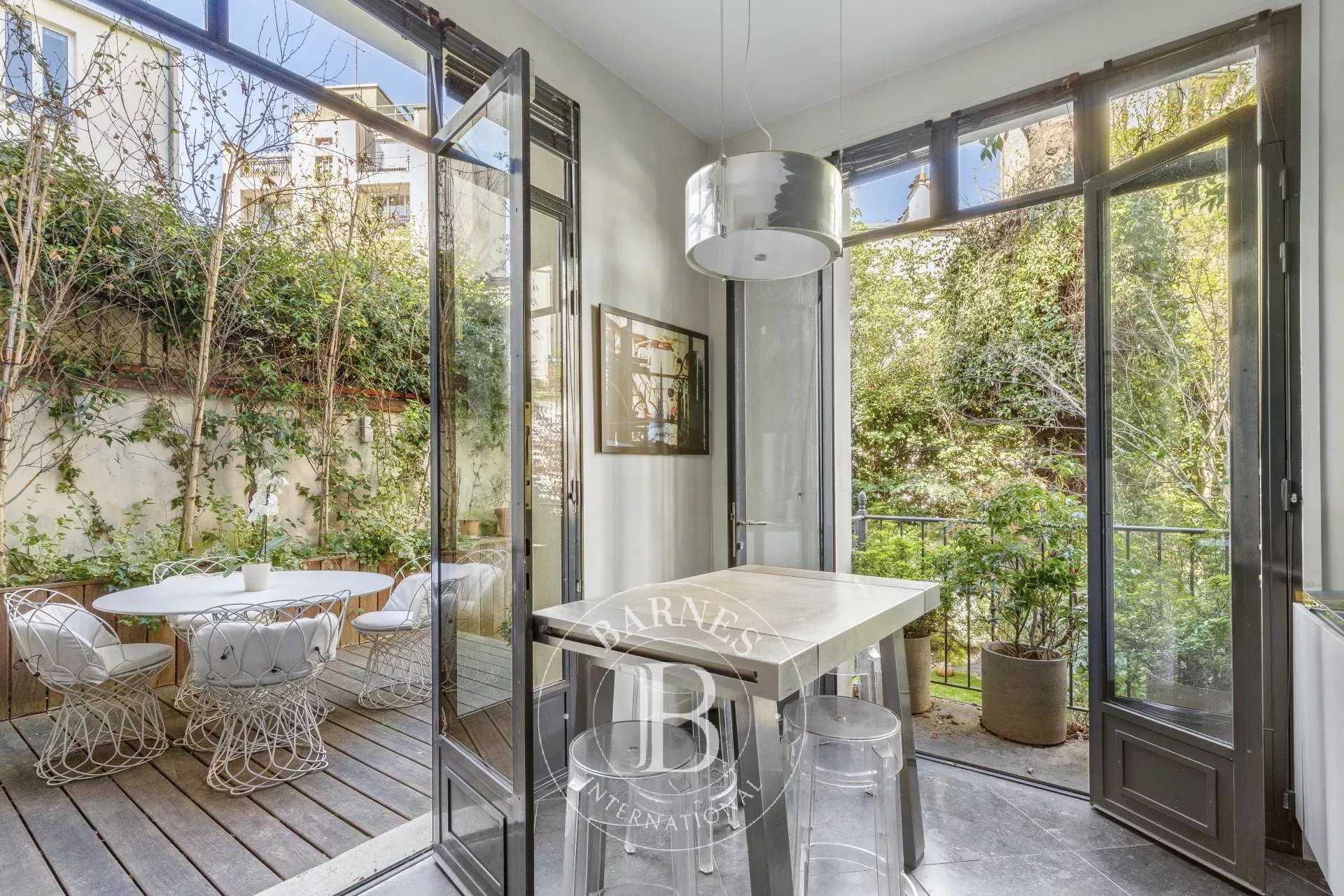 Paris  - Mansion 6 Bedrooms
